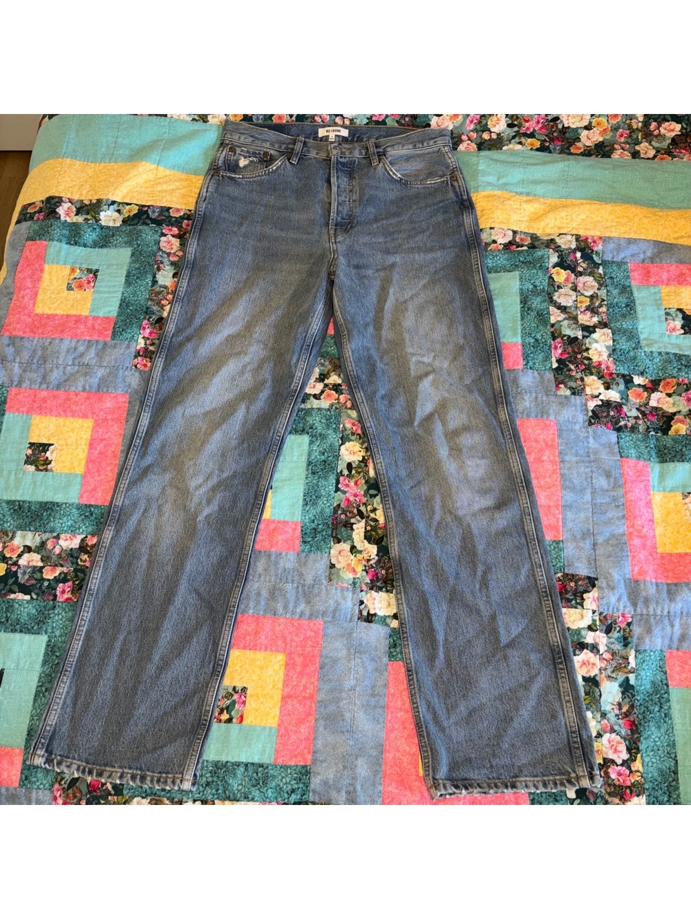 RE/DONE $275 90s High Rise Loose Classic Woman’s 29 Jeans in Light Blue Denim - Picture 2 of 9